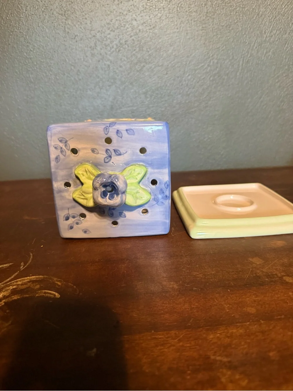 Ceramic Floral Lantern in Cream & Lavender